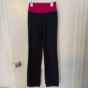 Black Nike yoga pants